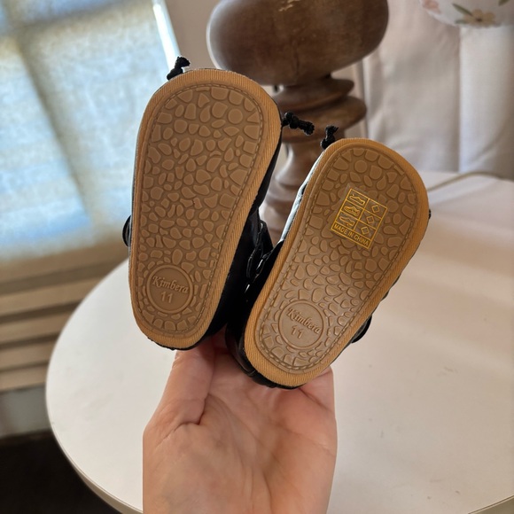 Black Baby Shoes with Bow - Picture 5 of 5